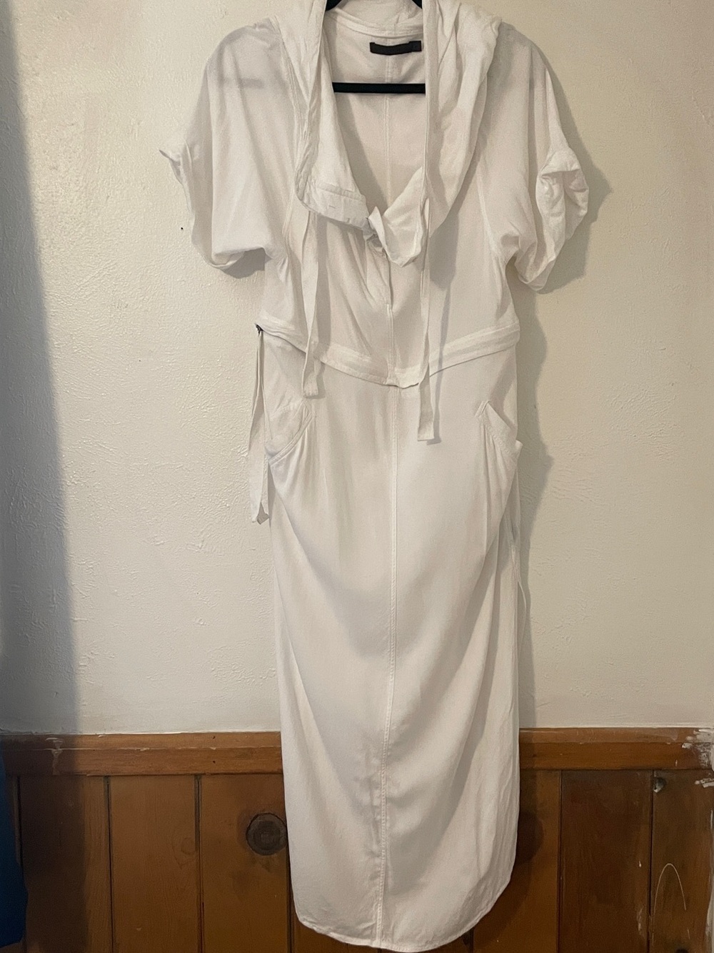 Nicholas K White Hooded Collared Rayon Dress Avant Garde Zip Detail M